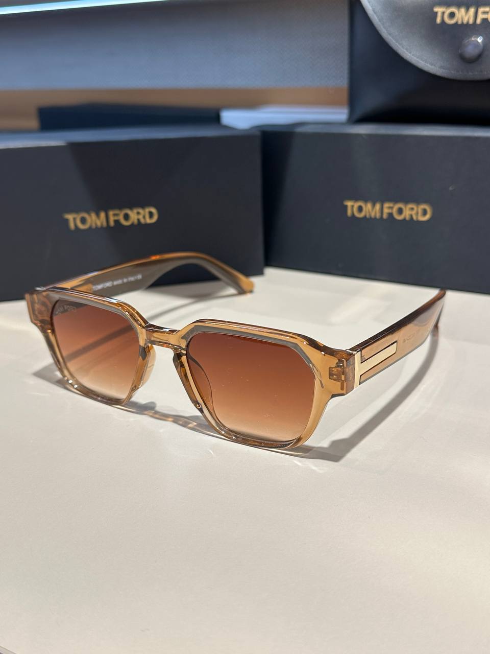 Tomford- TF051