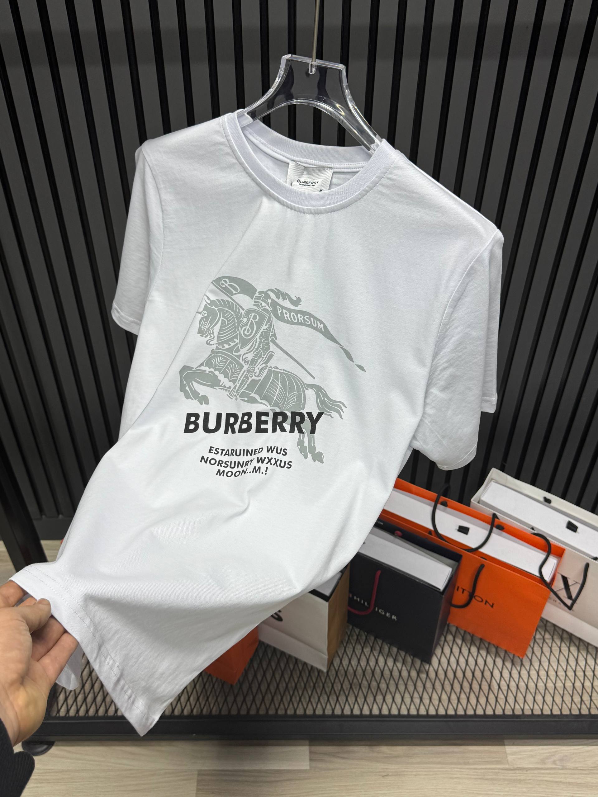 T-shirt Burberry - No29011