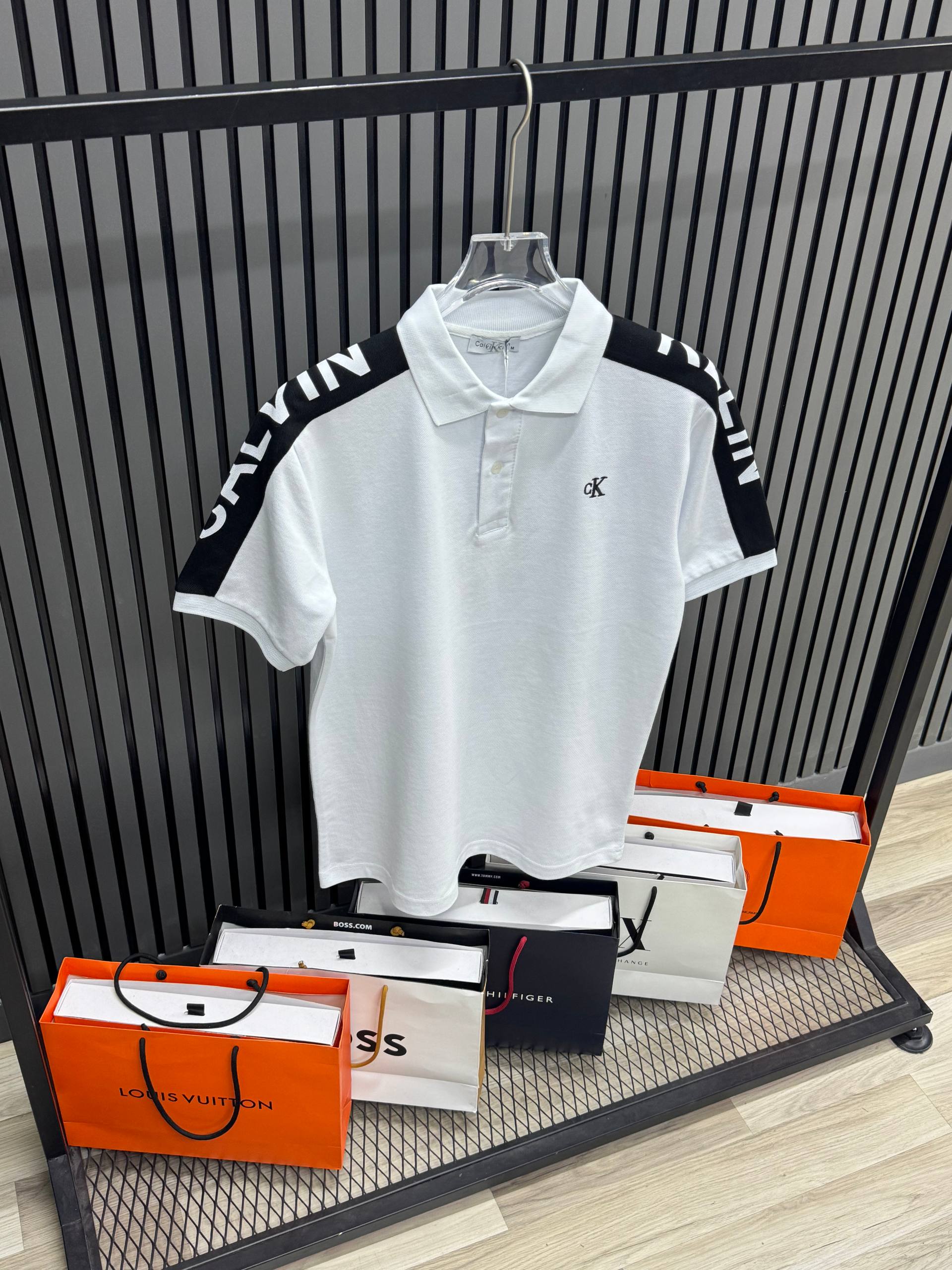 T-shirt Calvin Klein - No28998
