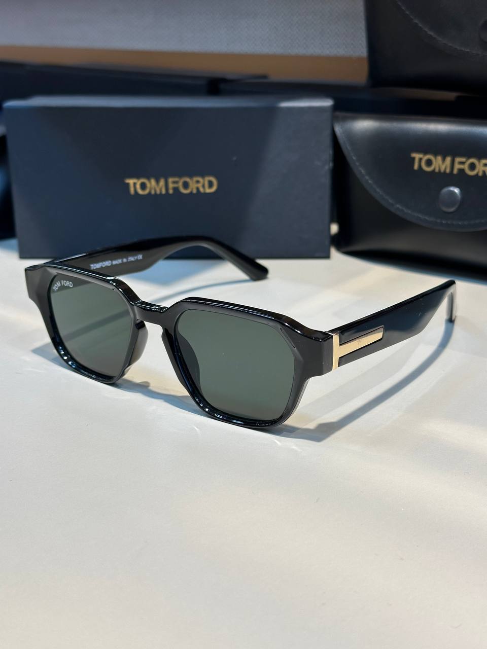 Tomford- TF050