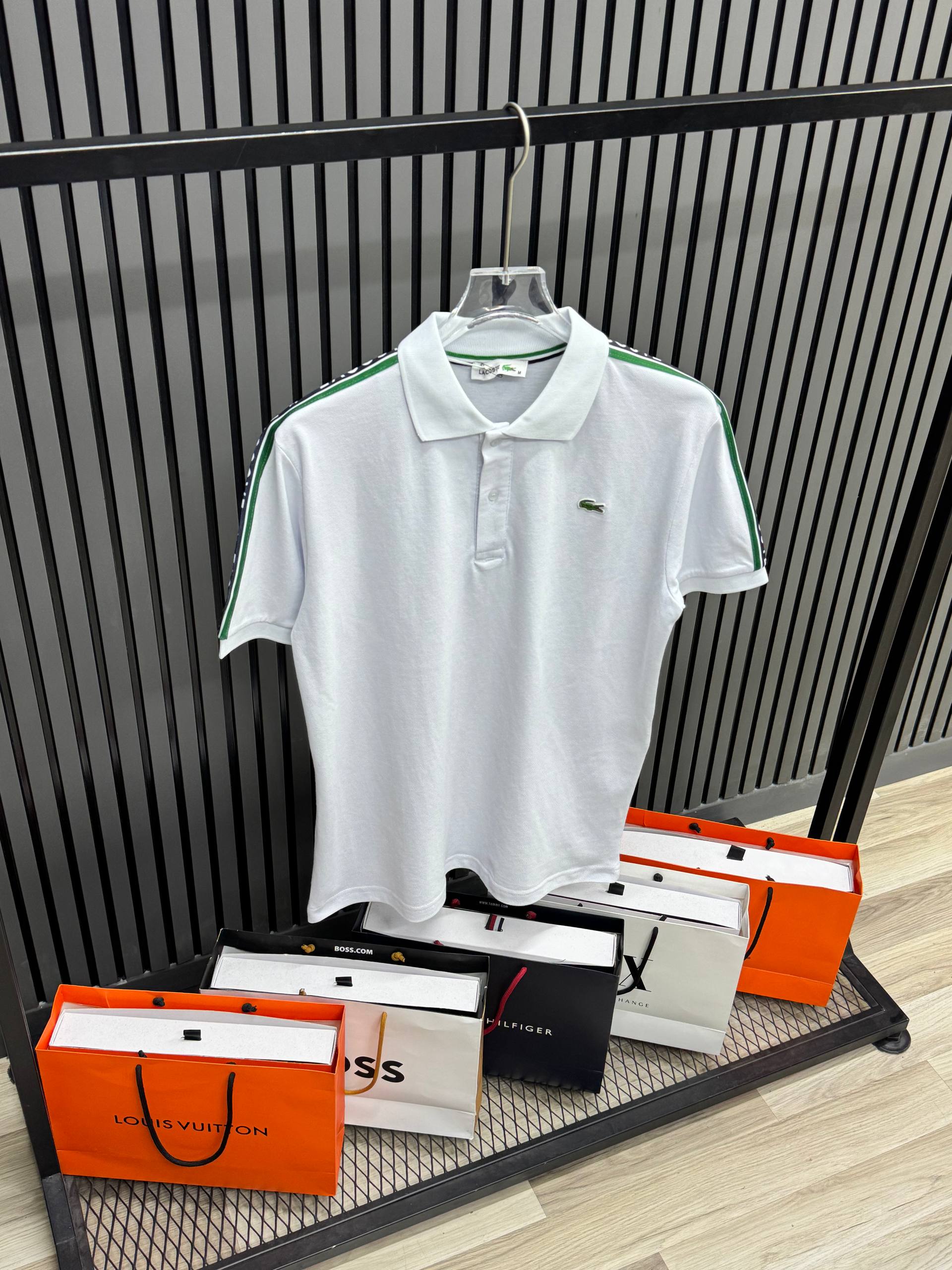 T-shirt Lacoste - No28991