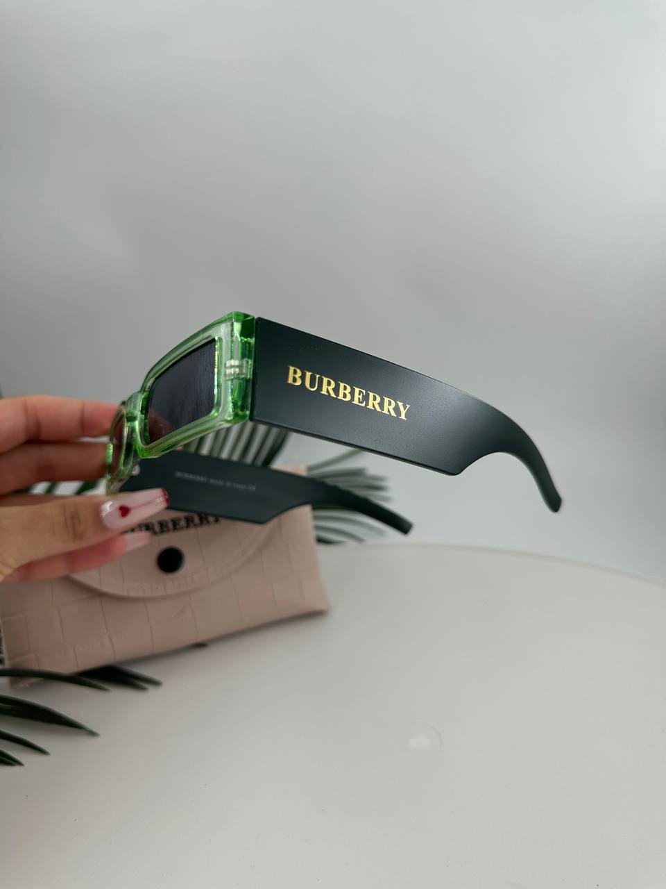 Burberry - BB020
