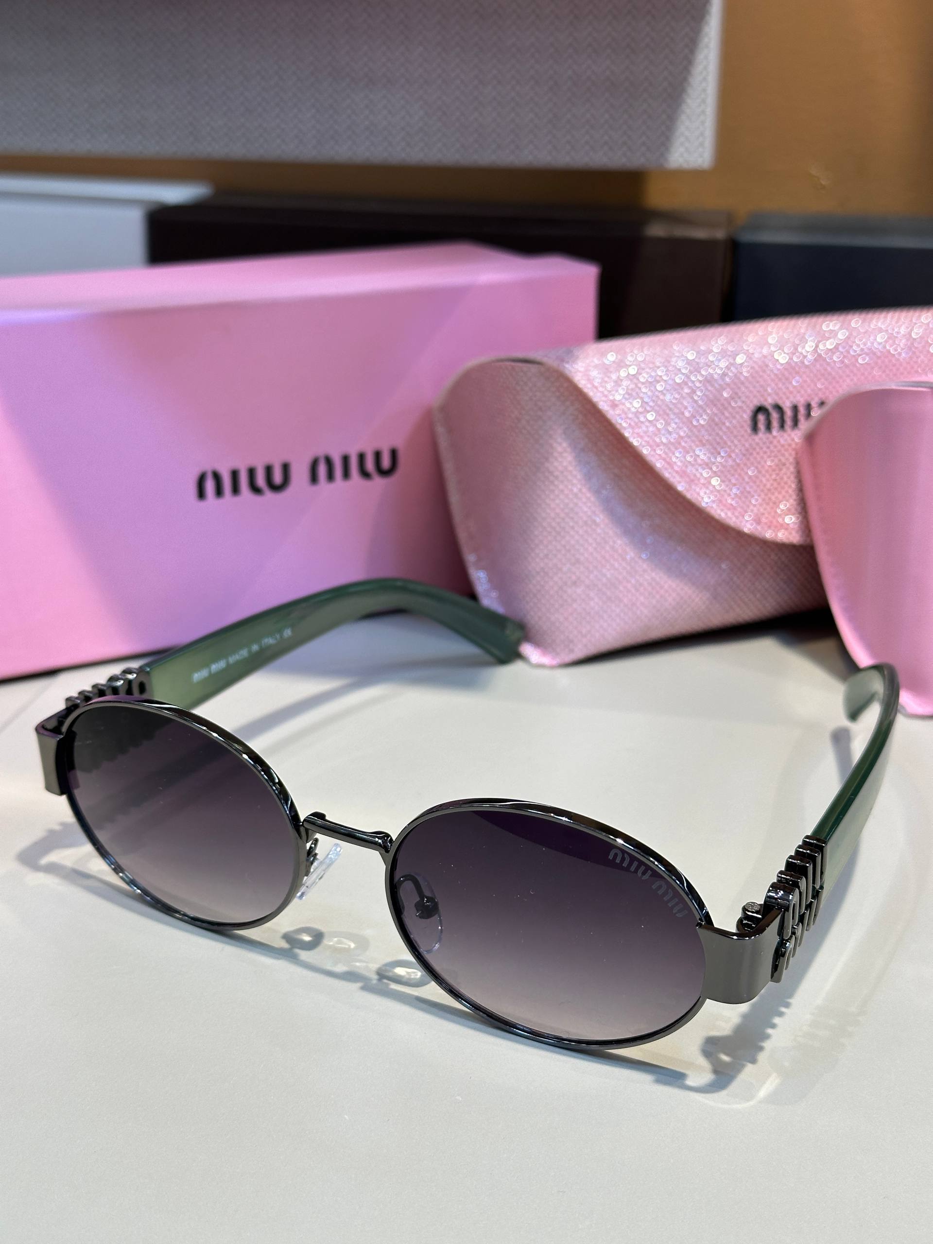Miu Miu- MM147
