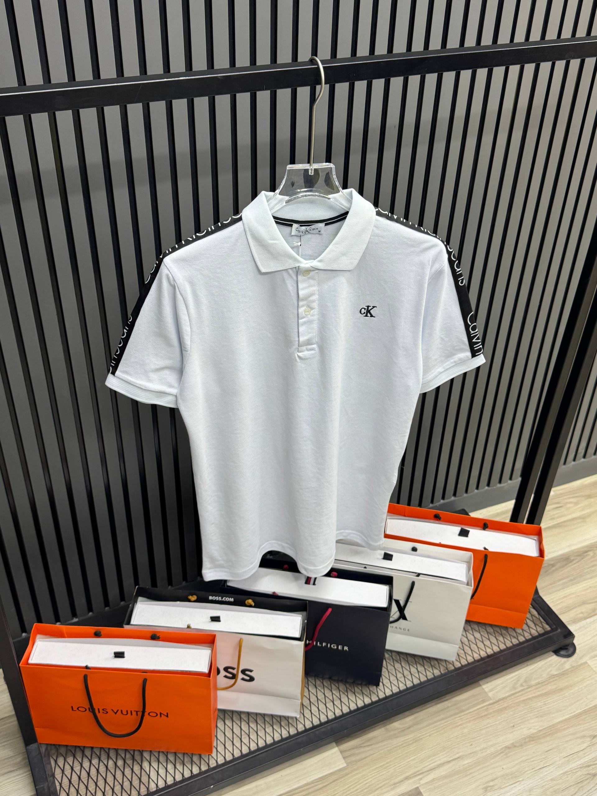 T-shirt Calvin Klein - No28996