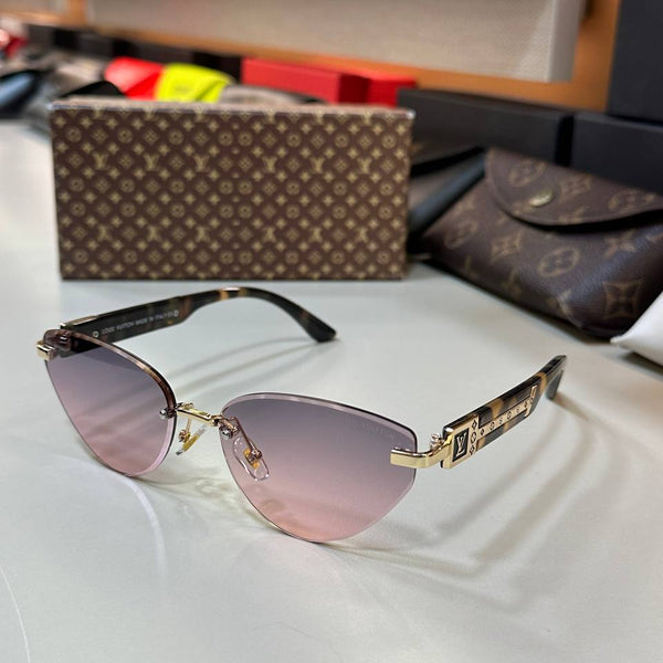 Louis Vuitton  - MM044