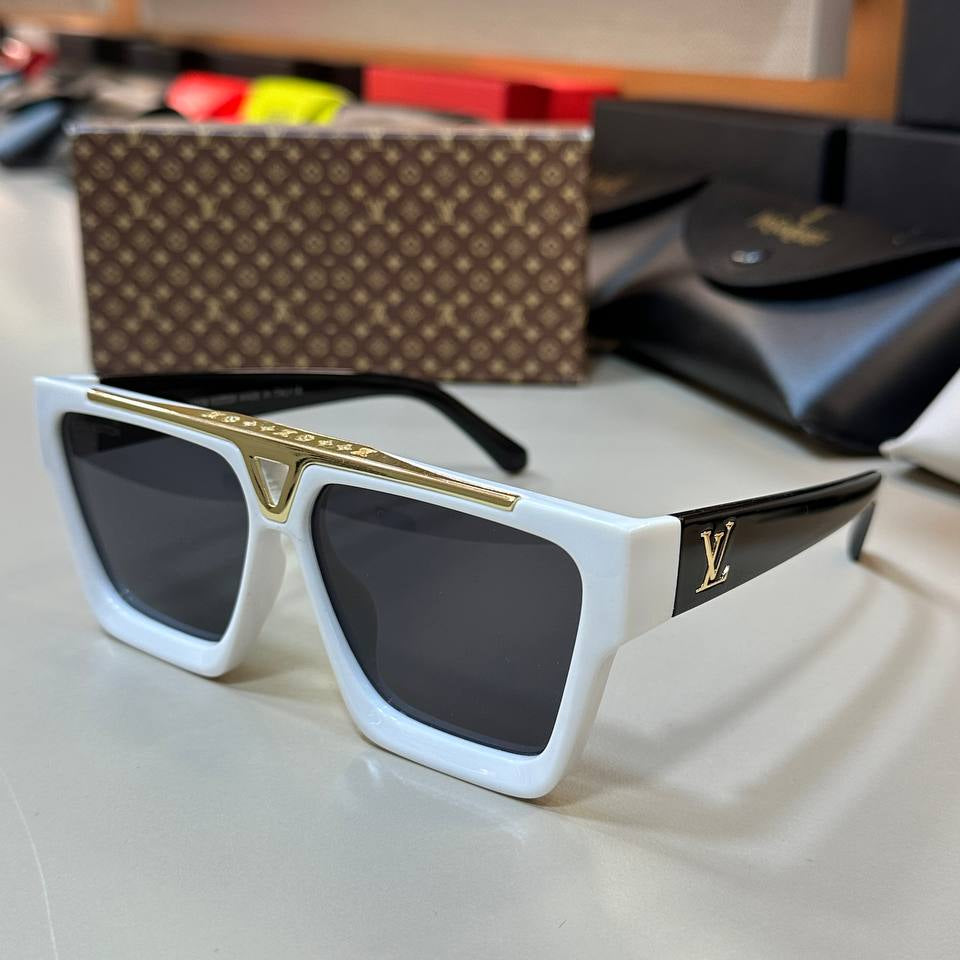 Louis Vuitton  - MM045