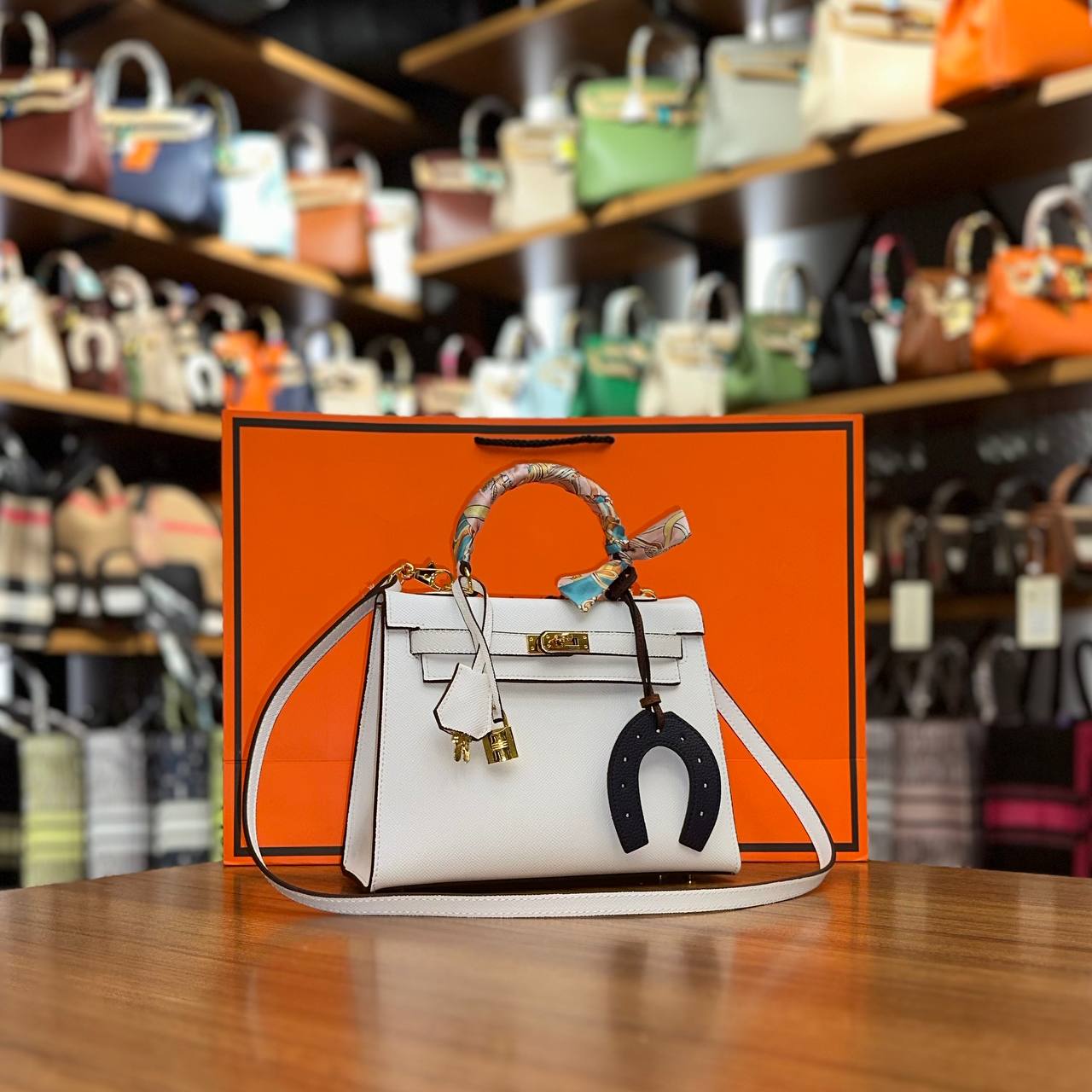 Hermes Kelly White