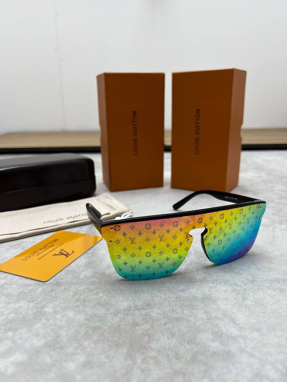 Louis Vuitton - LV122